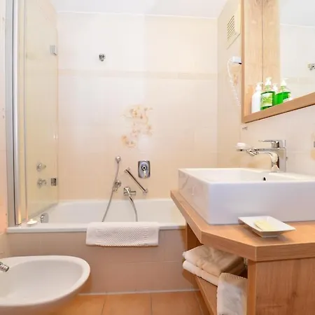 Jagdhof Hotell 4*